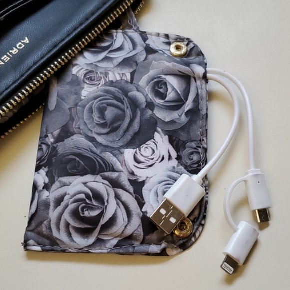 Adrienne Vittadini Charging Wallet Wristlet RFID Protection Black POUCH WOMEN'S - Picture 7 of 12